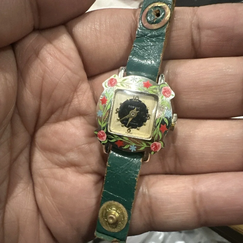 Working Vintage Torvic Ladies Floral Watch Swiss Made Manual Wind 23mm Run